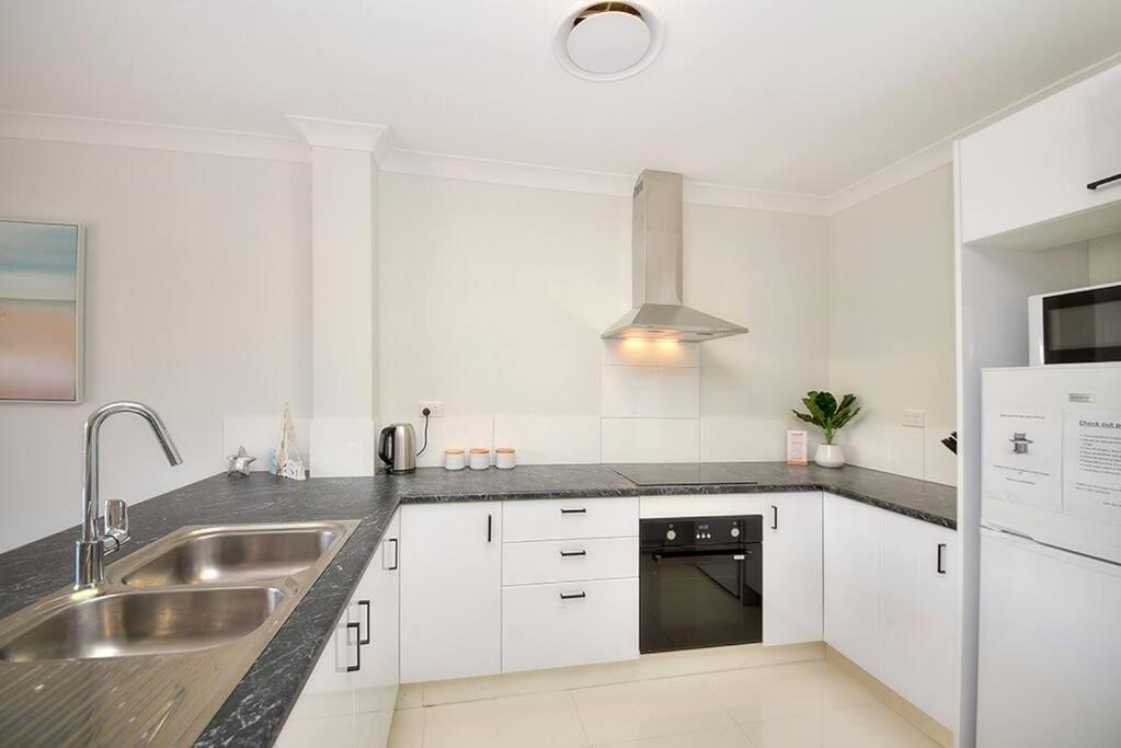 Apartment Beautiful 2 Bed Retreat 2 Min Walk To Tramline *