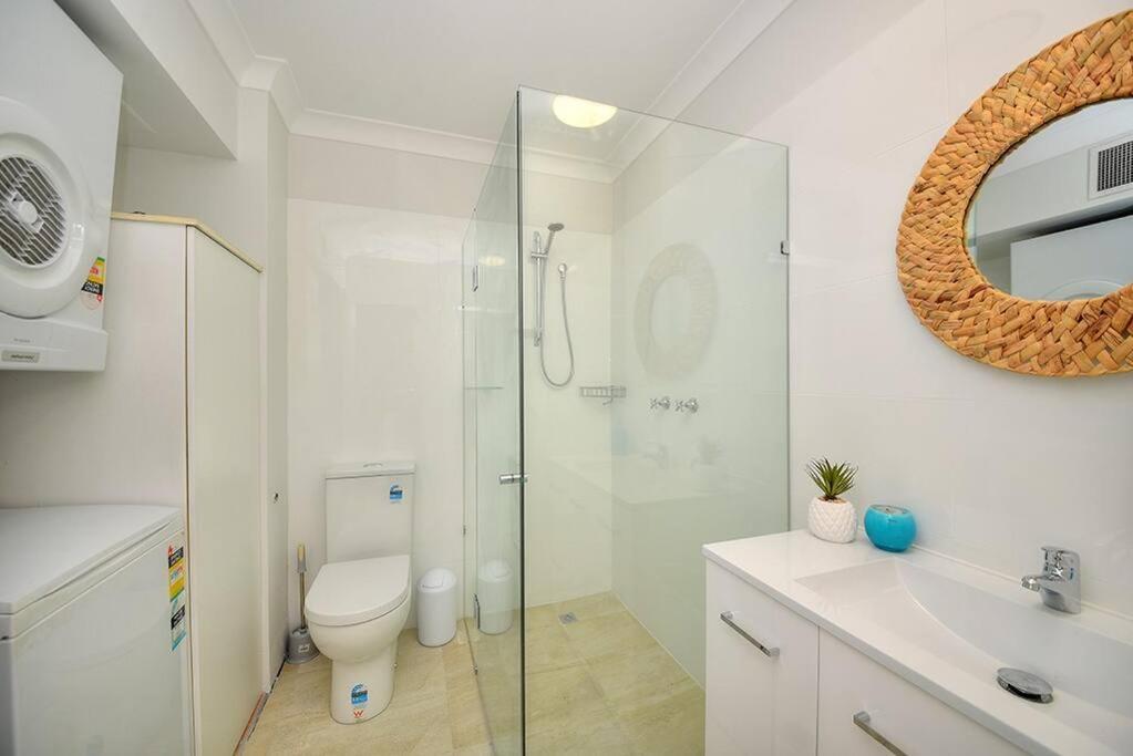 Beautiful 2 Bed Retreat 2 Min Walk To Tramline Gold Coast